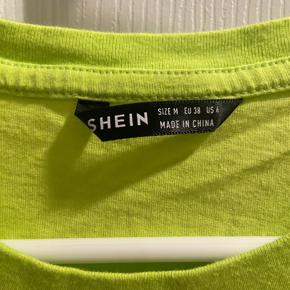 Bright green graphic tee - Picture 2 of 2